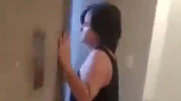 Imagem Vídeo: cliente se recusa a dar código de verificação para entregador e leva lanche a força