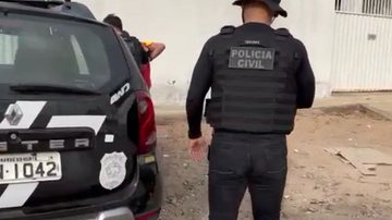 Imagem Filho espanca e ameaça cortar língua de mãe durante briga