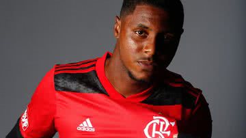 Imagem Sobrevivente do Ninho se aposentou dos gramados e hoje é funcionário do Flamengo