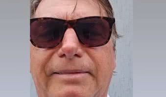 Imagem Michelle Bolsonaro posta momento com o marido e se declara: “Gatinho”; veja foto