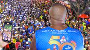 Segundo dia de Carnaval em Salvador