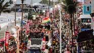 Segundo dia de Carnaval em Salvador