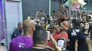BNews Folia: Léo Santana agita 'Pipoco' no circuito Orlando Tapajós