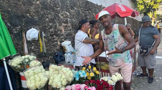 Imagem VÍDEO: Ambulantes demonstram confiança para vendas durante festa de Iemanjá