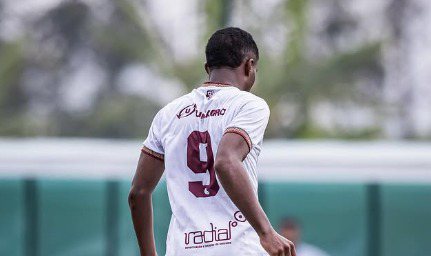 Imagem Filho de ex-atacante do Bahia é relacionado pela primeira vez por clube baiano; saiba mais