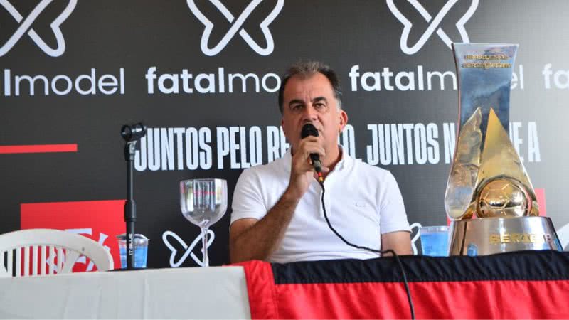 Esporte Clube Vitória fecha patrocínio com site adulto de acompanhantes