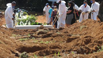 Mortes por Covid-19 - Rivaldo Gomes/Folhapress