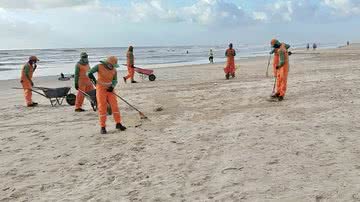 Imagem Após festejos do Réveillon, 78 toneladas de lixo são recolhidas das praias de Aracaju