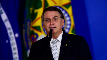 Presidente voltou a culpar governadores por adotarem medidas de restrição social para evitar disseminação da Covid-19 - Marcelo Camargo/Agência Brasil