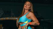 Imagem Juju Salimeni surge em seu closet de luxo e ostenta barriga trincadíssima; veja foto