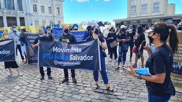 Imagem Contribuintes fazem protesto em frente à Câmara contra aumento de IPTU