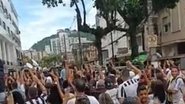 Imagem Torcida do Santos ataca Lula durante velório de Pelé; assista