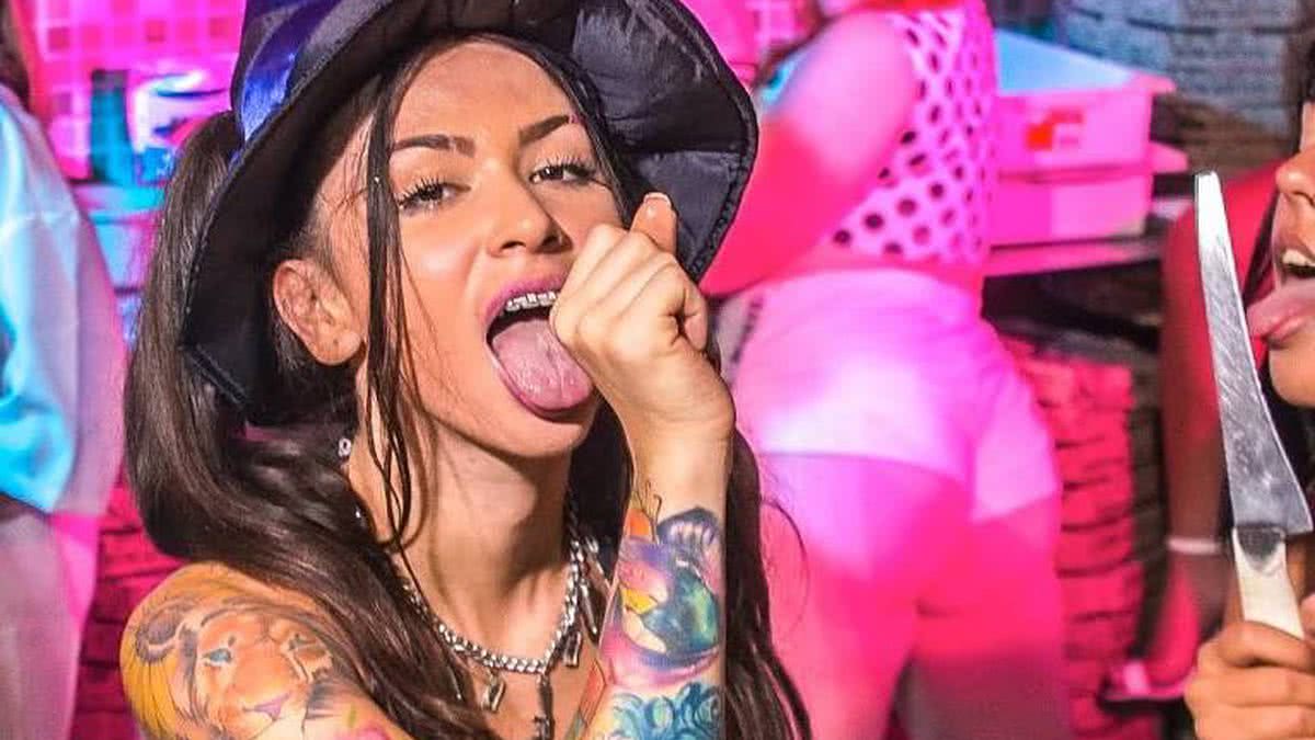 Foto da mc pipokinha nua