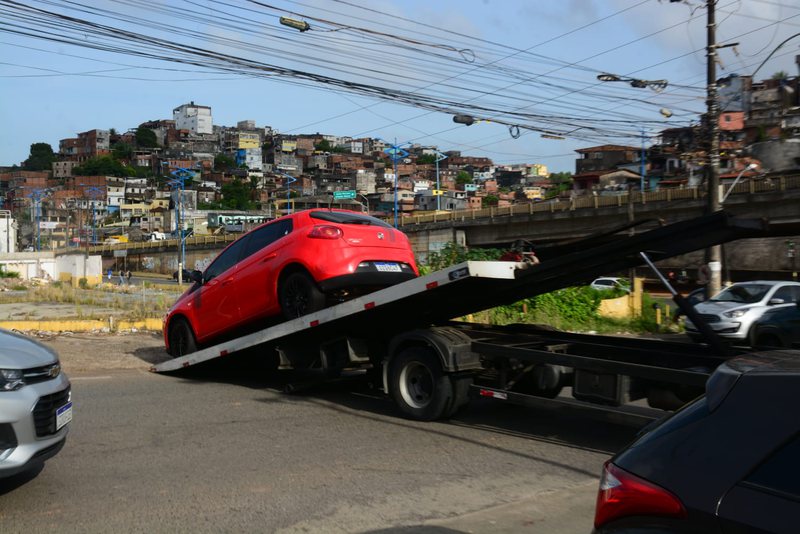 Galeria · Motorista atropela pedestres na Rótula do Abacaxi