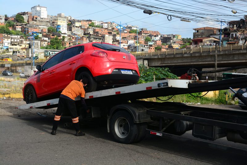 Galeria · Motorista atropela pedestres na Rótula do Abacaxi