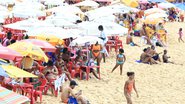Baianos curtem praia no feriado de 1º de Janeiro
