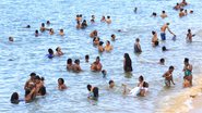 Baianos curtem praia no feriado de 1º de Janeiro