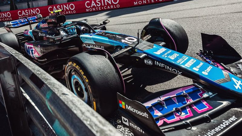 Reprodução / Redes Sociais / Instagram / @alpinef1team