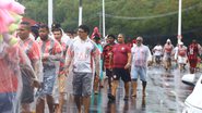 Mesmo com chuva, torcedores marcam presença em duelo Vitória x Barcelona de Ilhéus