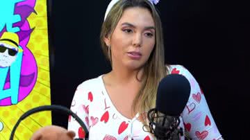 Influenciadora usa "ingrediente" inusitado em skincare; confira