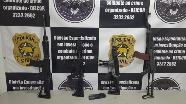 Imagem Polícia encontra fuzis enterrados em sítio
