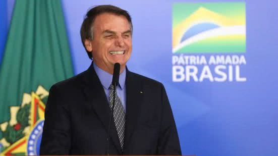 Imagem Cotado para sucessão de Lira recebe medalha de "imbrochável" de Bolsonaro; saiba quem