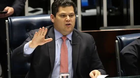 Imagem VÍDEO: Alcolumbre defende limitar acesso ao STF em meio à crise do IOF