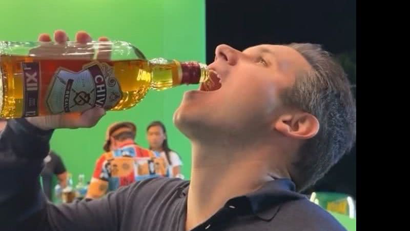 Imagem Farra! Hugo Motta usou dinheiro público para ir de jatinho a festa de aniversário