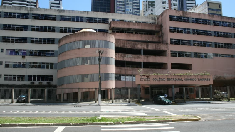 Governo da Bahia anuncia leilão do terreno do Colégio Odorico Tavares\u003B saiba detalhes