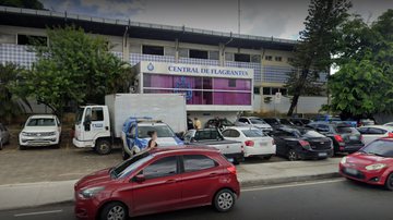 Imagem Empregada doméstica é presa por furtar joias avaliadas em R$ 100 mil na casa de ex-deputado em Salvador