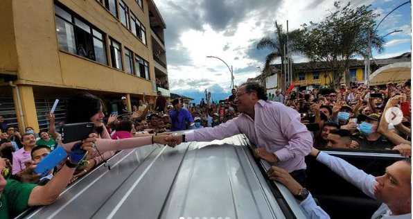 Instagram/ gustavopetrourrego