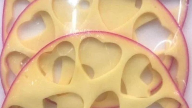 Imagem Mercado vende restos de queijo e gera revolta em consumidor; confira