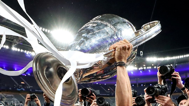 Nachrichten · Real Madrid gibt die Erneuerung wichtiger Mittelfeldspieler bekannt.  wissen wer