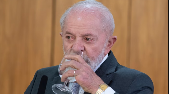 Imagem Gafe de Lula no exterior viraliza e acende alerta no PT para as eleições de 2026
