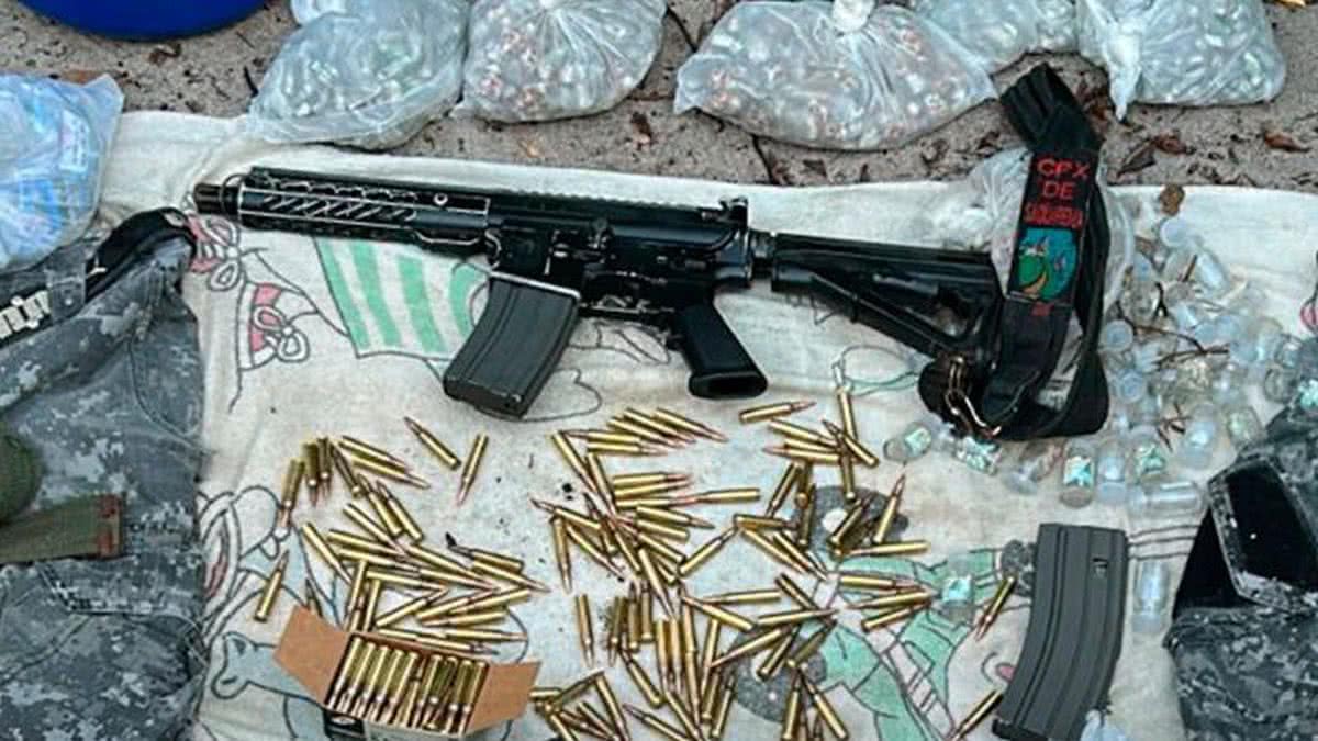 Arsenal de munições do Comando Vermelho foram desviadas do Exército Brasileiro e de instituições de segurança, aponta estudo