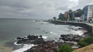 Movimentação no Farol da Barra neste domingo (15)