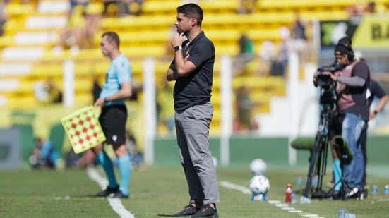 António Oliveira durante o confronto Mirassol x Sport - Raphael Marques / Sport Recife