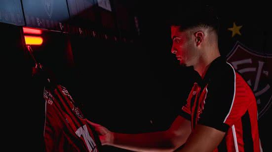 Imagem Camisa 10? Vitória divulga numeração de novo contratado; confira