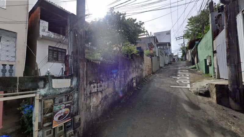Imagem Laje de casa desaba e deixa família com cinco filhos sem nada no Engenho Velho de Brotas; vídeo mostra tensão
