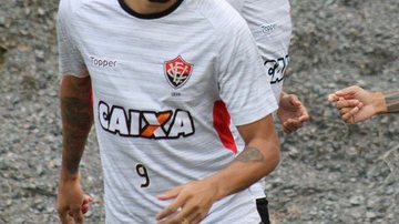 Imagem Com retorno de Kieza, Vitória divulga lista de relacionados