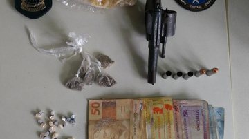 Imagem Apreendidas arma e drogas em ação em Amargosa