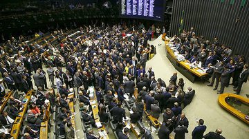 Imagem Câmara rejeita 'distritão' e 'distrital misto', pilares da reforma política
