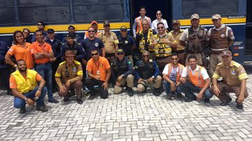 Imagem Polícia Rodoviária Federal e Superintendência de Trânsito de Lauro de Freitas realizam ação educativa na BA-099