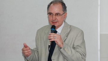 Imagem José Bites é reeleito reitor da Uneb