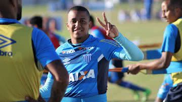 Diego Carvalho / Aguante