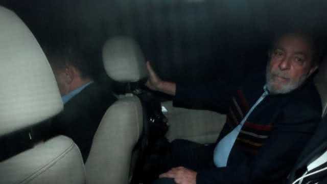 Imagem Lula deixa superintendência da PF em SP em helicóptero e vai para aeroporto de Congonhas