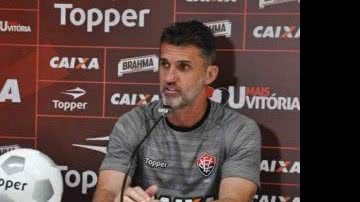 Imagem   Mancini lamenta primeiro tempo "sonolento" do Vitória e justifica escolha por Zé Welison  