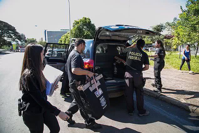 Imagem Operação Câmbio, Desligo: PF busca prender 47 pessoas após delação de doleiros