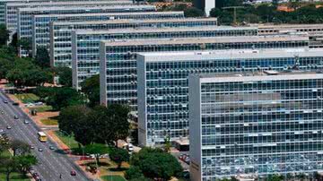 Imagem Ministérios deixaram de gastar R$ 12,7 bi de verbas autorizadas