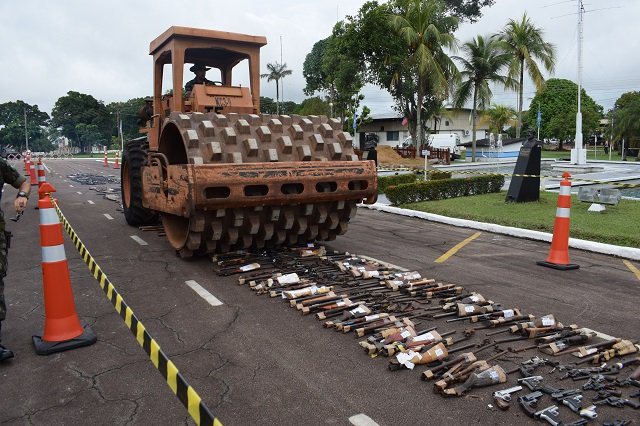 Imagem País destrói 818 armas por dia após acordo entre militares e Judiciário